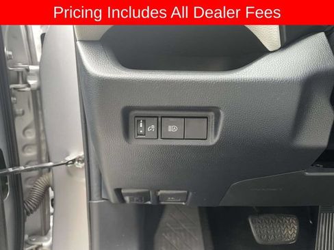 Used 2020 Toyota RAV4 XLE AWD/4WD image 22
