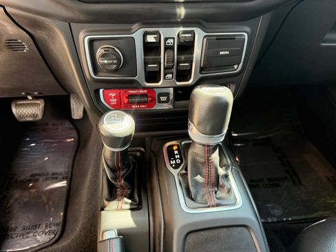 Used 2018 Jeep Wrangler Unlimited Rubicon AWD/4WD image 19