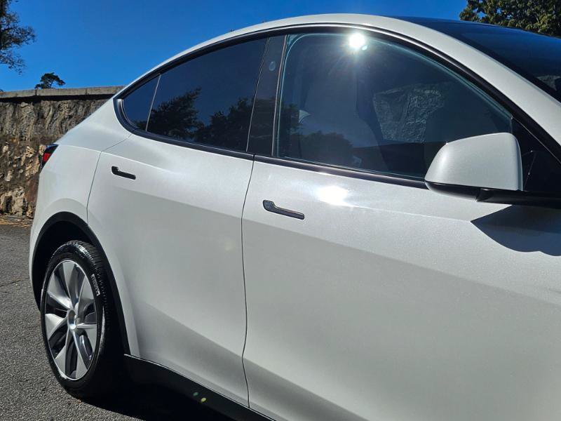 Used 2023 Tesla Model Y AWD image 20