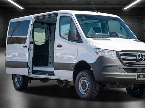 Used 2025 Mercedes-Benz Sprinter 144 Cargo image 7