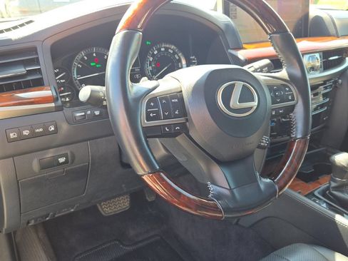 Used 2017 Lexus LX 570 4WD image 39