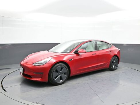 Used 2021 Tesla Model 3 Standard Range Plus image 10