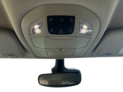 Used 2024 Chrysler Pacifica Touring-L FWD image 28