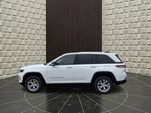Certified 2023 Jeep Grand Cherokee Limited AWD/4WD image 7