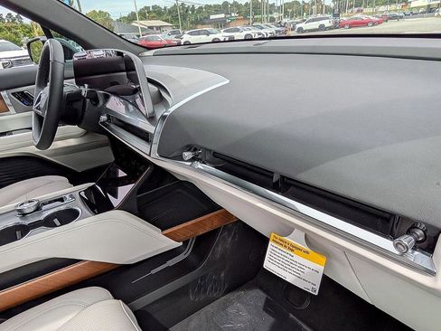 New 2026 Cadillac Vistiq Luxury image 38