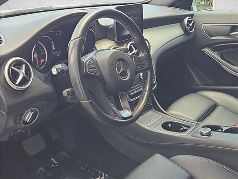 Used 2017 Mercedes-Benz GLA 250 4MATIC image 10