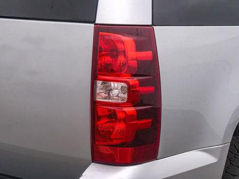 Used 2012 Chevrolet Tahoe 4WD image 10