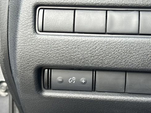 Used 2021 Nissan Rogue S AWD/4WD image 21
