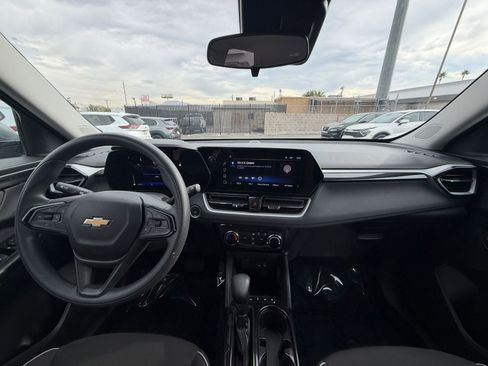 Used 2025 Chevrolet TrailBlazer LT image 31