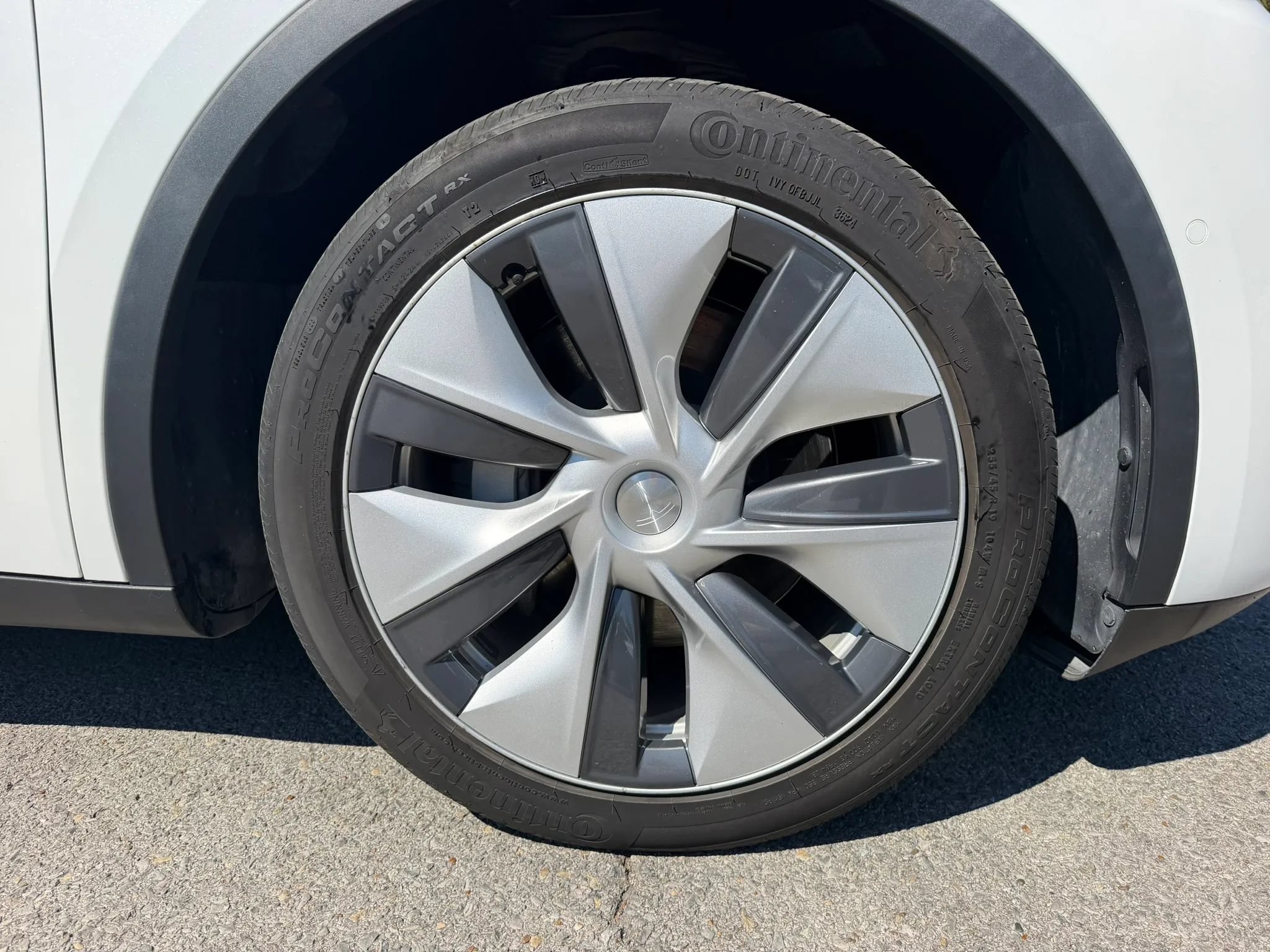 Used 2022 Tesla Model Y Long Range AWD/4WD image 12