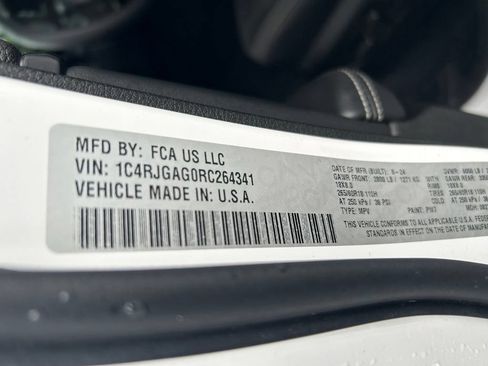 Used 2024 Jeep Grand Cherokee Laredo X RWD image 41