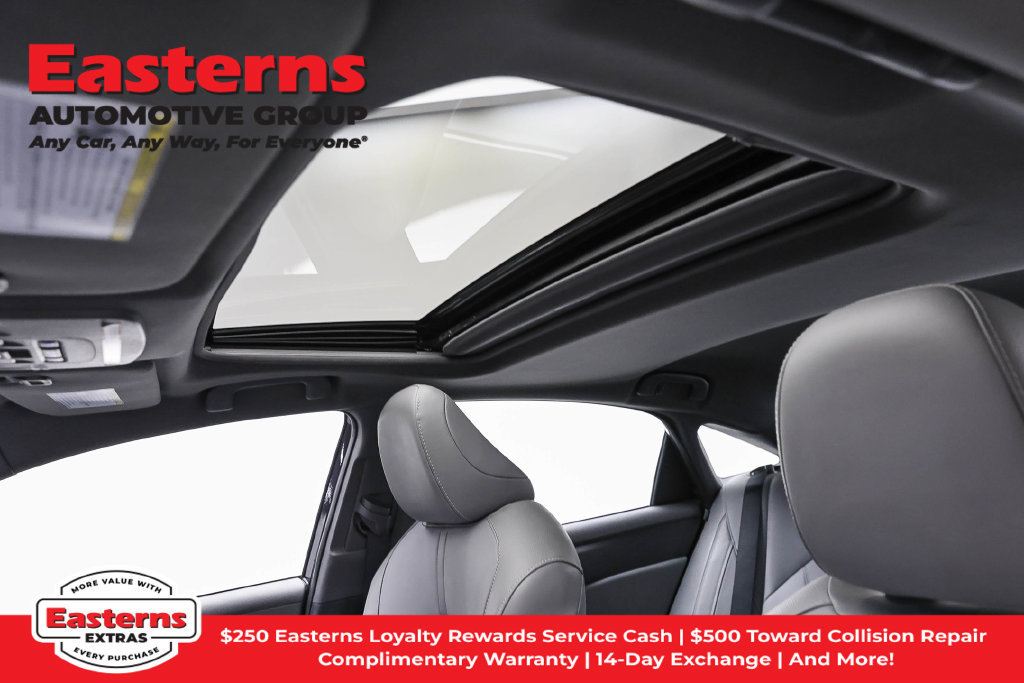 Used 2022 Toyota Avalon XLE w/ Moonroof Package FWD image 36