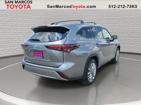 New 2026 Toyota Highlander Platinum AWD/4WD image 5