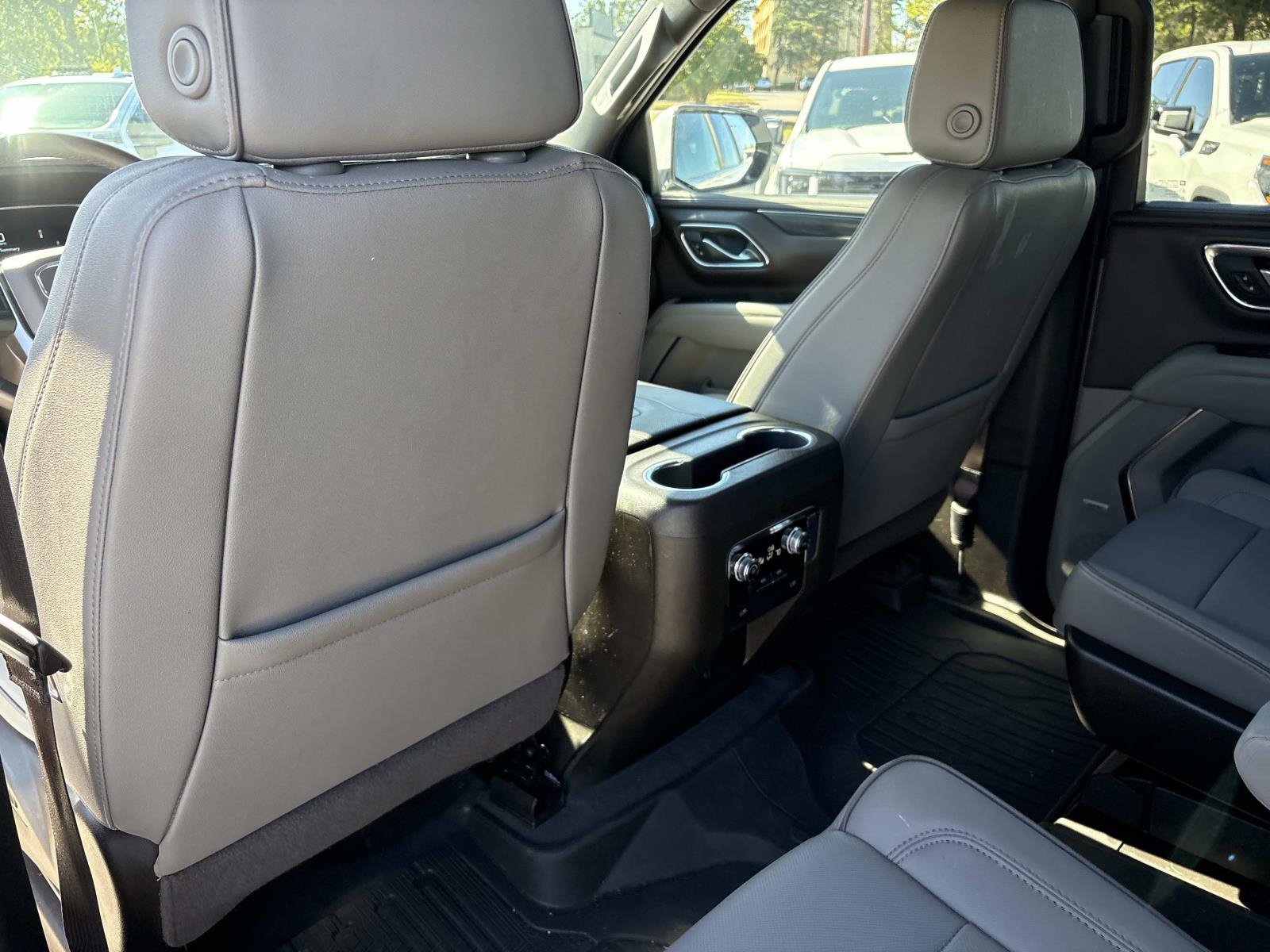 Used 2024 GMC Yukon SLT w/ Max Trailering Package AWD/4WD image 30