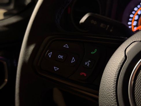 Used 2025 Jeep Wrangler Unlimited Rubicon image 15