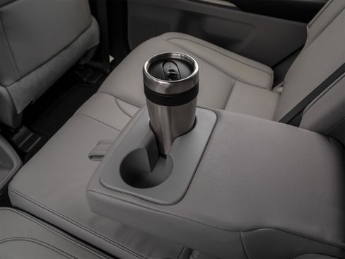 Used 2016 Toyota Highlander XLE image 36