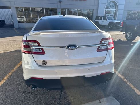 Used 2015 Ford Taurus SHO image 8