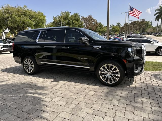 Used 2023 GMC Yukon XL Denali AWD/4WD image 15