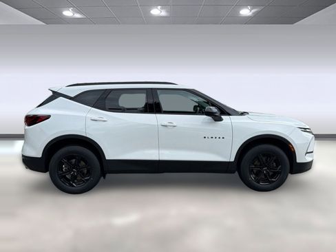 Certified 2024 Chevrolet Blazer LT w/ Convenience Package FWD image 8