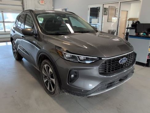 Used 2024 Ford Escape Platinum AWD/4WD image 7