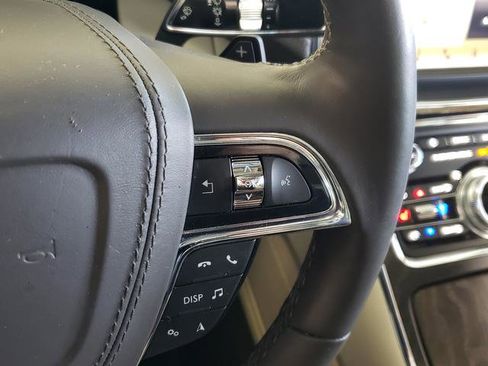 Used 2019 Lincoln Continental Select w/ Continental Climate Package image 23