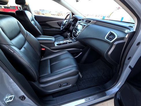 Used 2024 Nissan Murano SV w/ SV Midnight Edition Package image 15