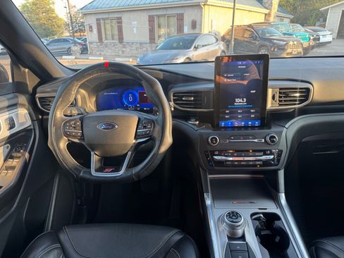 Used 2020 Ford Explorer ST w/ Premium Technology Package AWD/4WD image 12