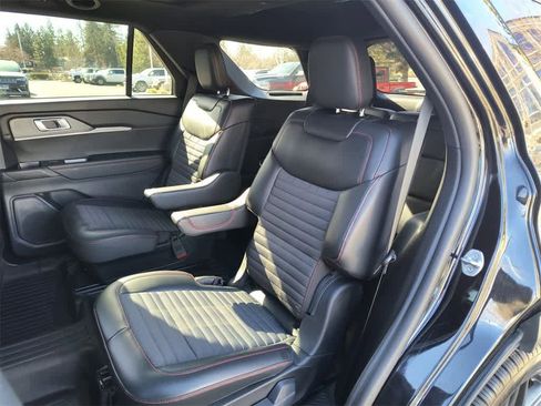 Used 2025 Ford Explorer ST-Line w/ Premium Package image 23