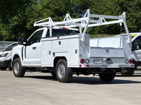 New 2026 Ford F250 XL w/ XL Chrome Package image 5