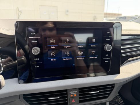 New 2026 Volkswagen Jetta SE FWD image 23