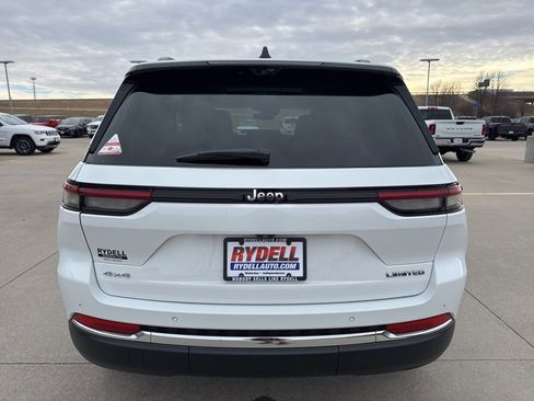 Used 2023 Jeep Grand Cherokee Limited w/ Luxury Tech Group II image 31