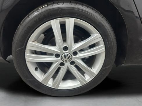 Used 2015 Volkswagen Jetta SEL FWD image 32