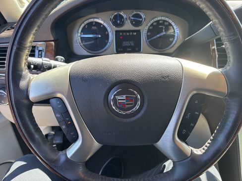 Used 2013 Cadillac Escalade Platinum image 11