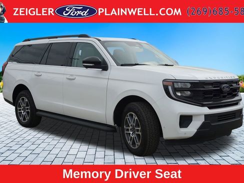 Used 2025 Ford Expedition Max Active AWD/4WD image 7