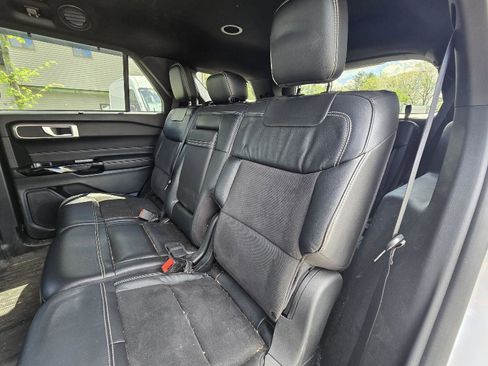 Used 2023 Ford Explorer ST image 13