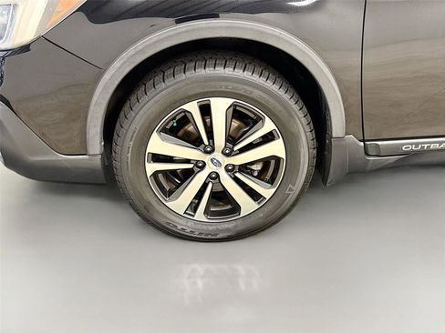 Used 2018 Subaru Outback 3.6R Limited image 31