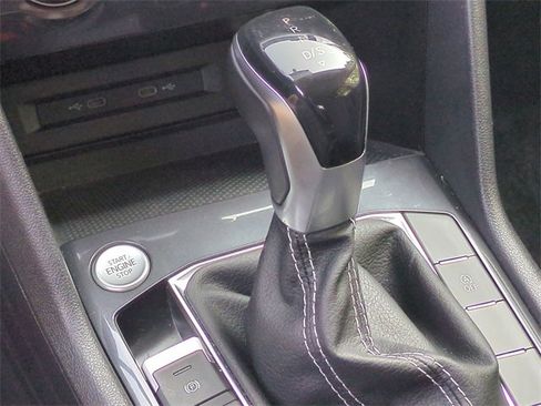 Used 2022 Volkswagen Tiguan S image 25