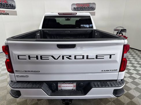 Used 2020 Chevrolet Silverado 1500 Custom w/ Custom Value Package image 4