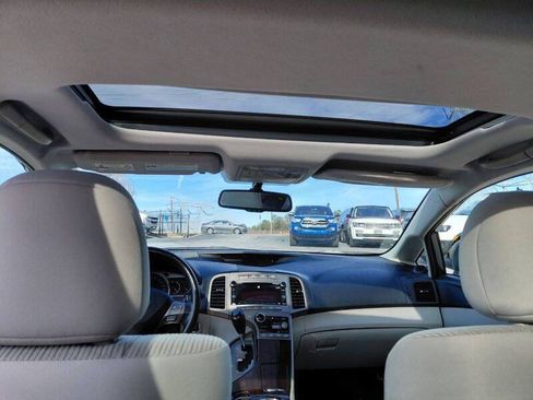 Used 2010 Toyota Venza FWD image 16