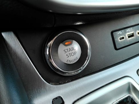 Used 2019 Nissan Murano SV image 43