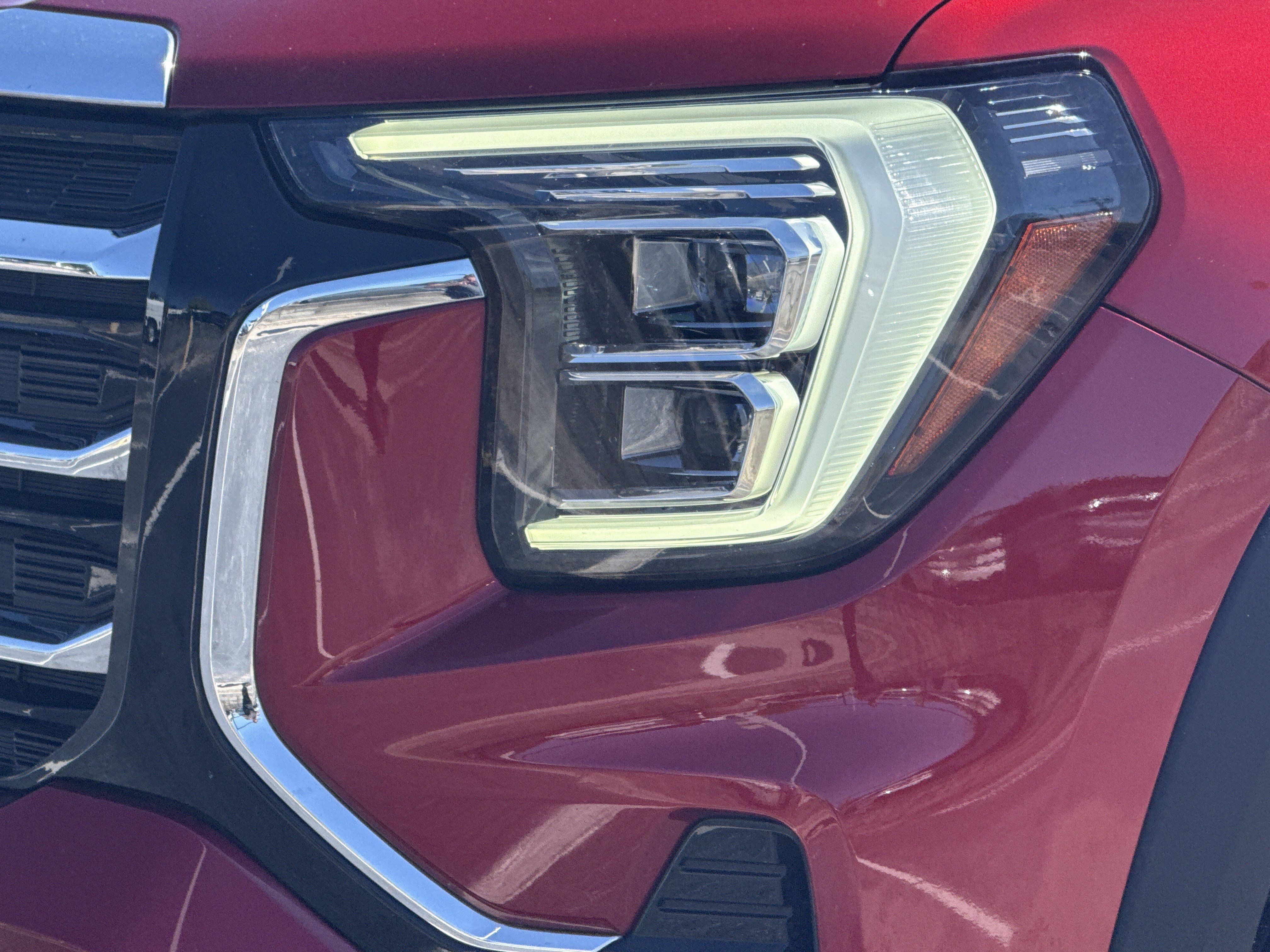Used 2025 GMC Terrain Elevation w/ Elevation Premium Package AWD/4WD image 6