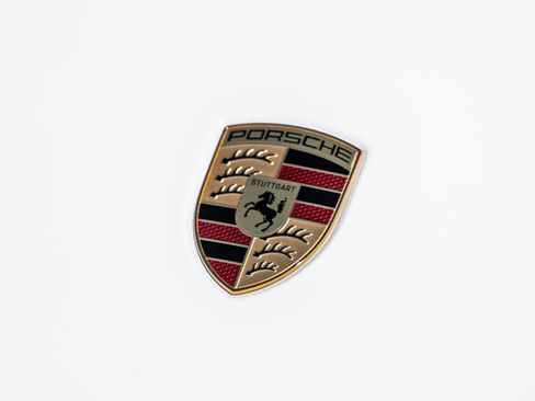 Certified 2025 Porsche Macan Electric RWD image 18