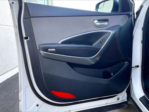 Used 2018 Hyundai Santa Fe Sport image 22