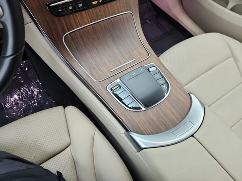 Used 2022 Mercedes-Benz GLC 300 image 12