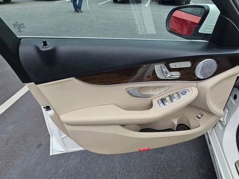 Used 2021 Mercedes-Benz C 300 Sedan image 11