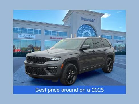 Used 2025 Jeep Grand Cherokee Limited w/ Black Appearance Package RWD image 1