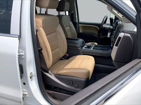 Used 2019 GMC Sierra 2500 Denali w/ Duramax Plus Package AWD/4WD image 9