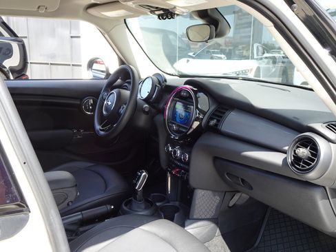 Used 2020 MINI Cooper 4-Door Hardtop image 18