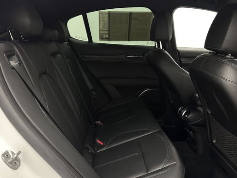 Used 2023 Alfa Romeo Stelvio Sprint RWD image 35