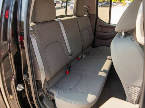 Used 2021 Nissan Frontier SV image 12